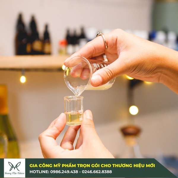 Nước hoa unisex - Hóa Mỹ Phẩm Hương Mộc - Công Ty Cổ Phần Hóa Mỹ Phẩm Hương Mộc