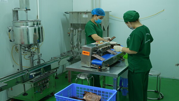 Phòng đóng gói - Hóa Mỹ Phẩm Hương Mộc - Công Ty Cổ Phần Hóa Mỹ Phẩm Hương Mộc