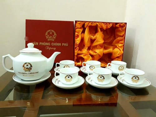 Bộ ấm chén in logo - An Vũ Gift - Công Ty Cổ Phần Đầu Tư Thương Mại Và Dịch Vụ An Vũ