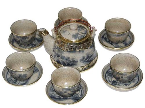 Bộ ấm chén men rạn dân dã
