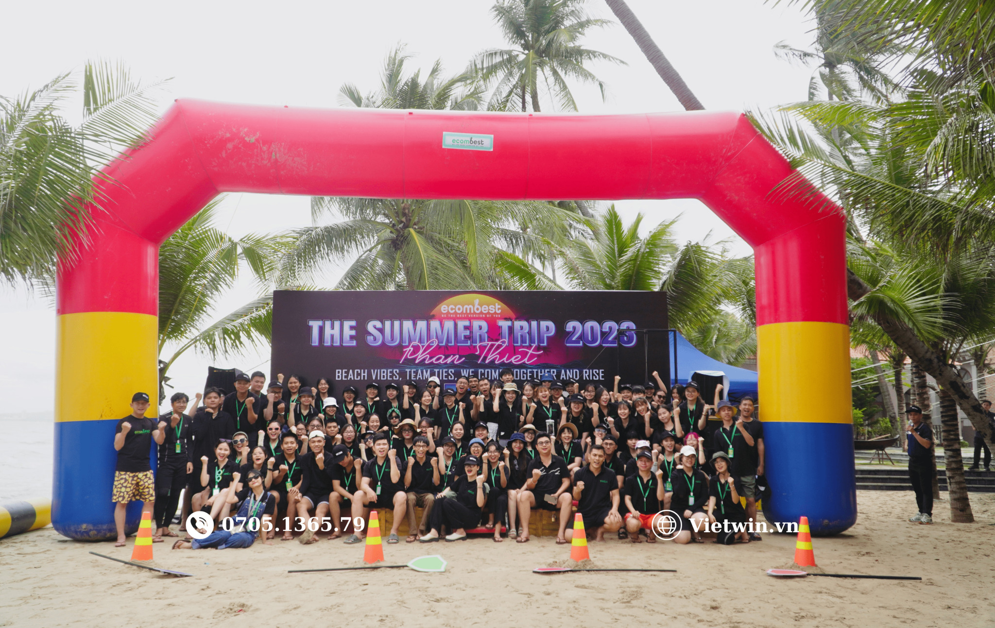 Tổ chức team building bãi biển - Tổ Chức Sự Kiện Vietwin Group - Công Ty TNHH Vietwin Group