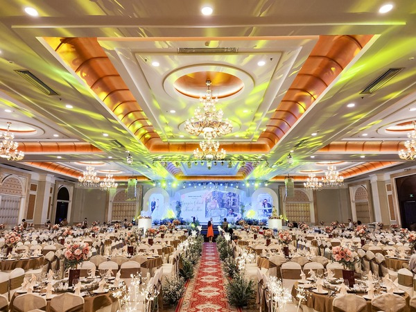 Tổ chức lễ cưới