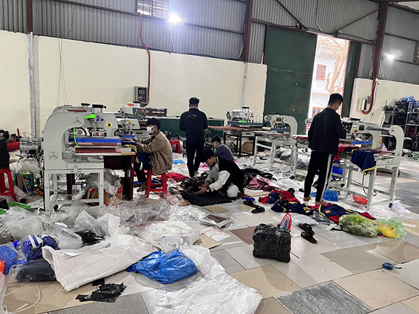 Hình ảnh kho hàng, máy móc Anh Đức Tài - Đồng Phục Anh Đức Tài - Công Ty TNHH Anh Đức Tài