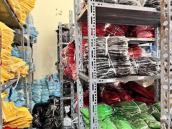 Hình ảnh kho hàng, máy móc Anh Đức Tài - Đồng Phục Anh Đức Tài - Công Ty TNHH Anh Đức Tài