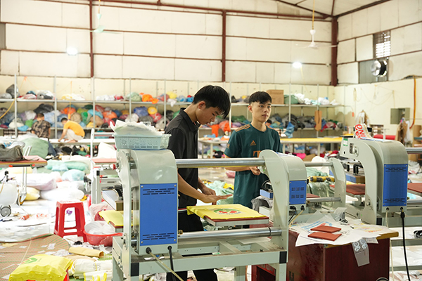 Hình ảnh kho hàng, máy móc Anh Đức Tài - Đồng Phục Anh Đức Tài - Công Ty TNHH Anh Đức Tài