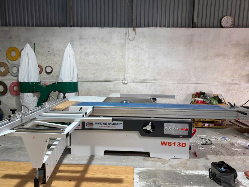 Máy cưa bàn trượt 2 lưỡi W613D