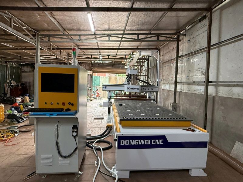 Máy CNC 1 đầu thay dao tự động 12 dao