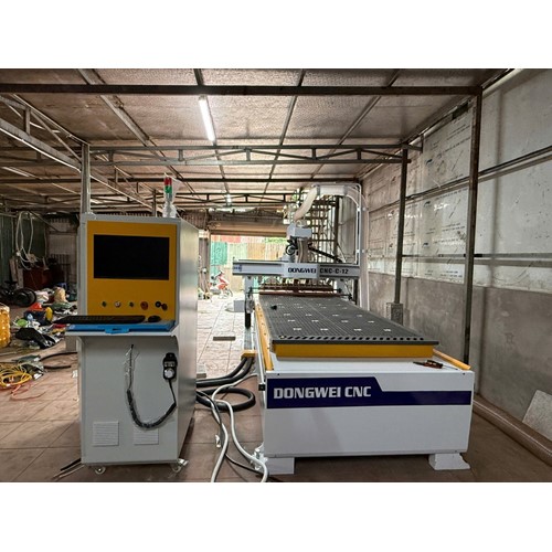 Máy CNC 1 đầu thay dao tự động 12 dao