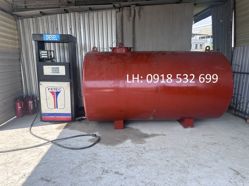 Bồn chứa dầu cũ