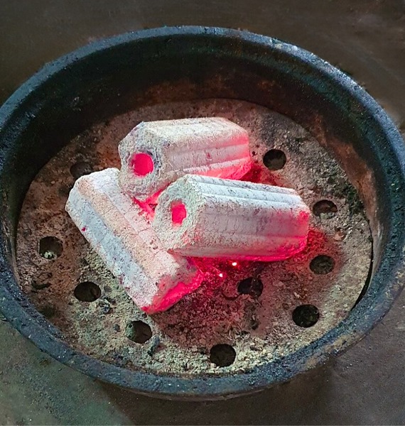 Than ép lục giác BBQ
