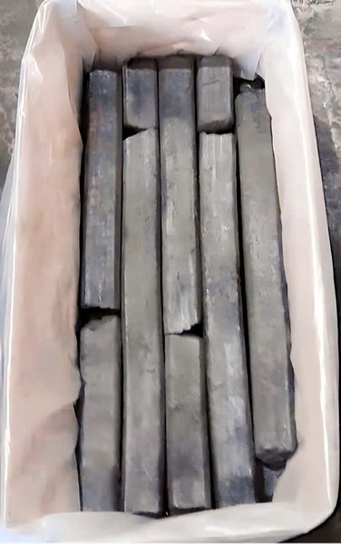 Than vuông BBQ
