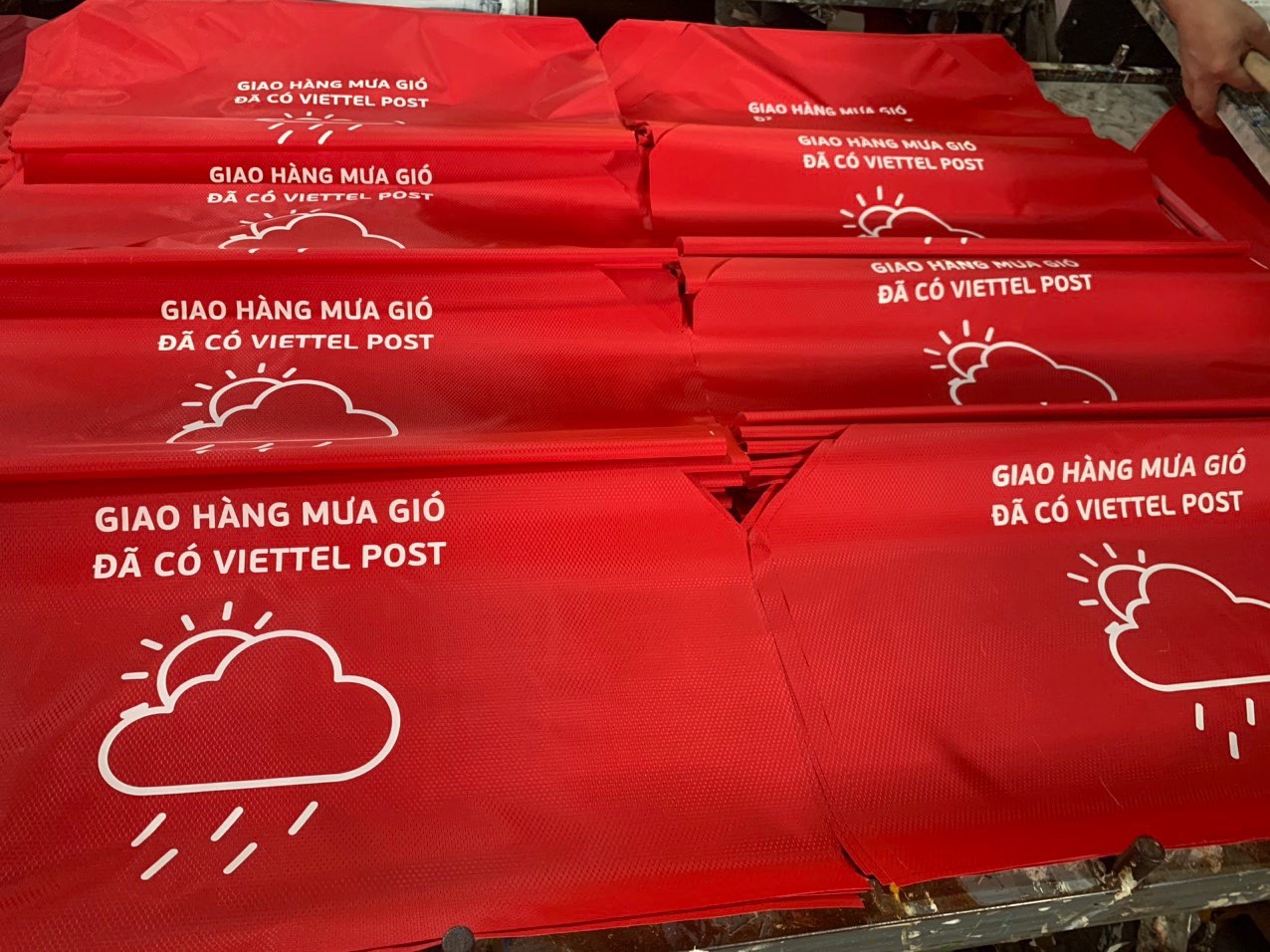 Áo mưa vải dù Viettel post