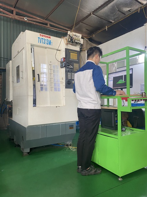 Máy móc thiết bị - Gia Công Phay Tiện CNC Tiến Dũng - Công Ty TNHH Công Nghiệp Tiến Dũng