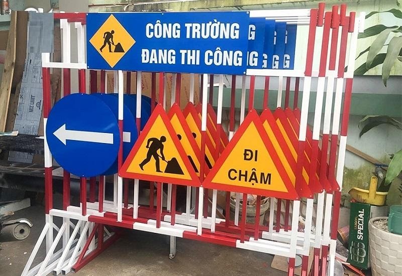 Biển báo giao thông - Thiết Bị An Toàn Giao Thông Việt Nam - Công Ty Cổ Phần Sơn Và Thiết Bị An Toàn Giao Thông Việt Nam