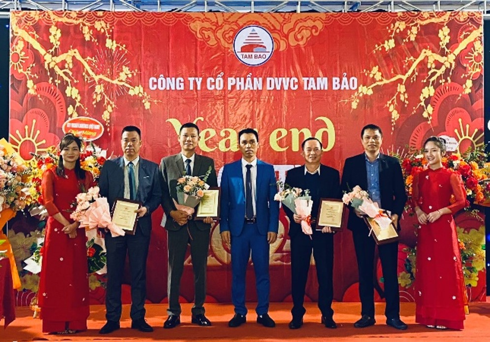 Tiệc tất niên vinh danh khen thưởng - Vận Chuyển Tam Bảo - Công Ty Cổ Phần Dịch Vụ Vận Chuyển Tam Bảo