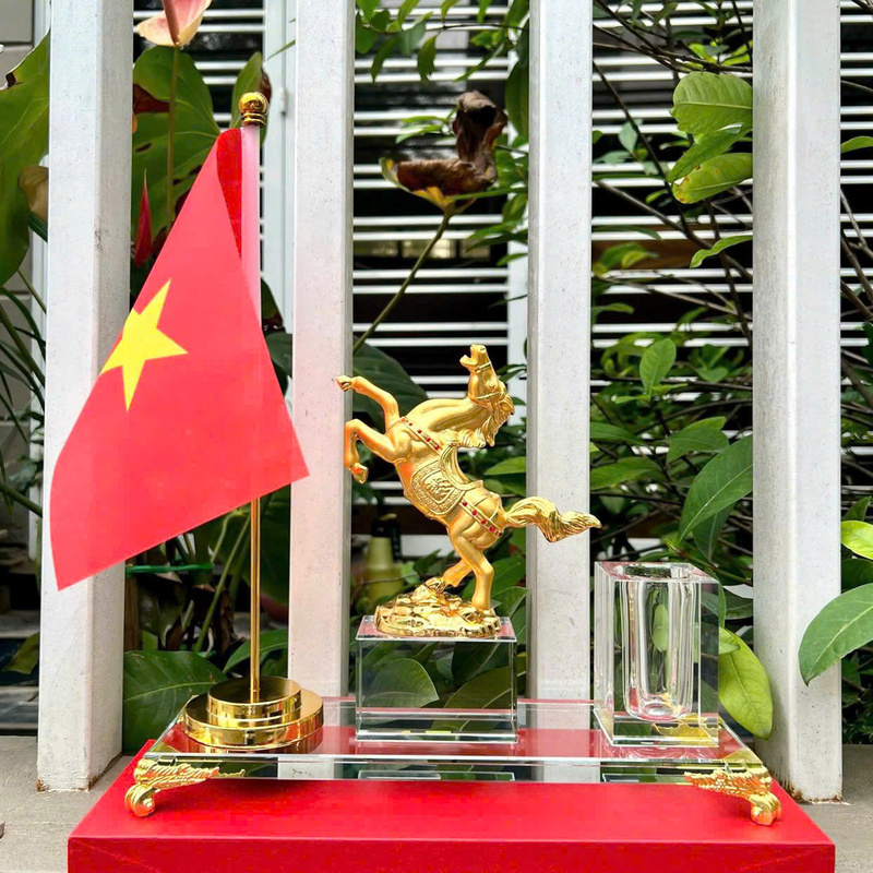 Biểu trưng để bàn pha lê