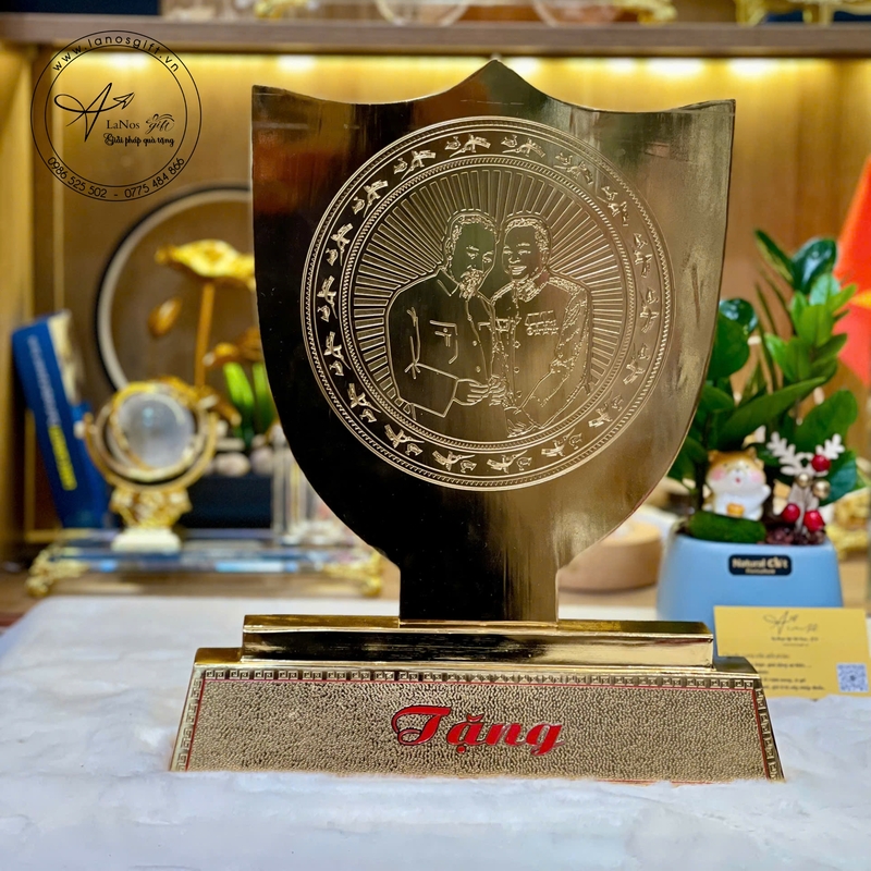 Biểu trưng đúc đồng