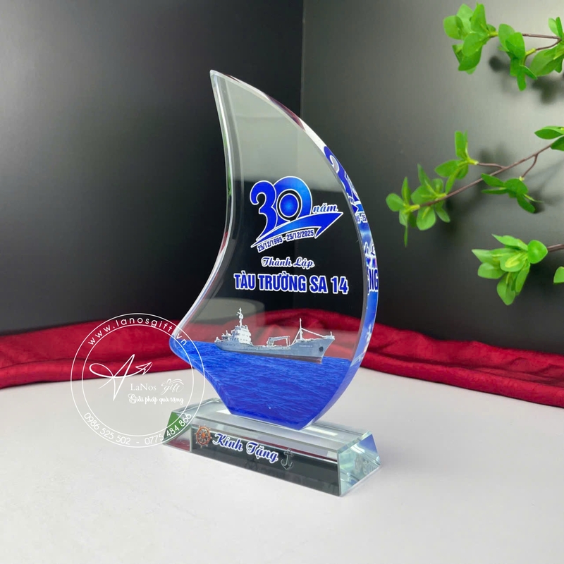 Kỉ niệm chương pha lê cao cấp