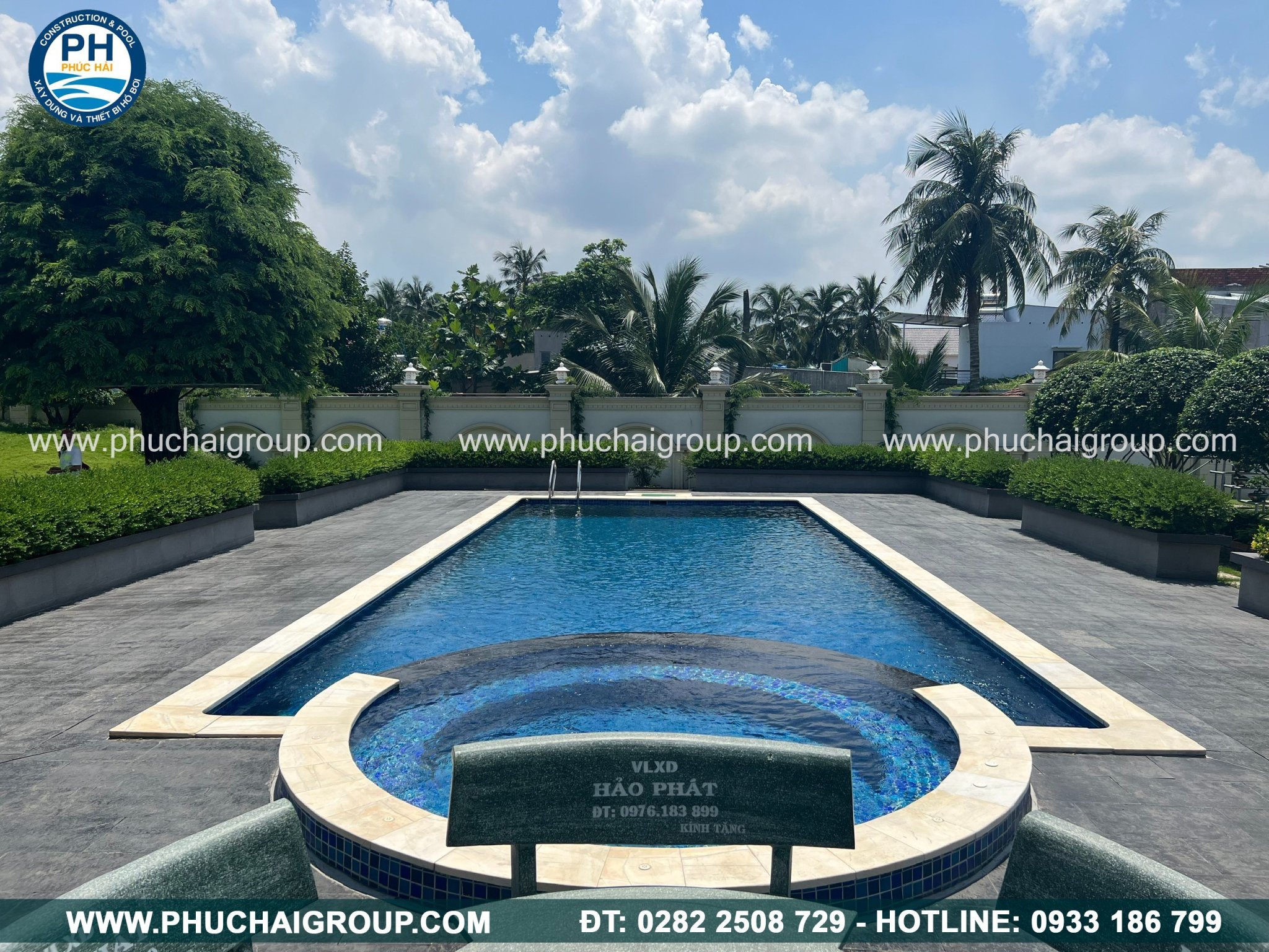 Hồ bơi ngoài trời - Thiết Kế Xây Dựng Hồ Bơi Phúc Hải - Công Ty TNHH Xây Dựng Thương Mại  Kỹ Thuật Phúc Hải