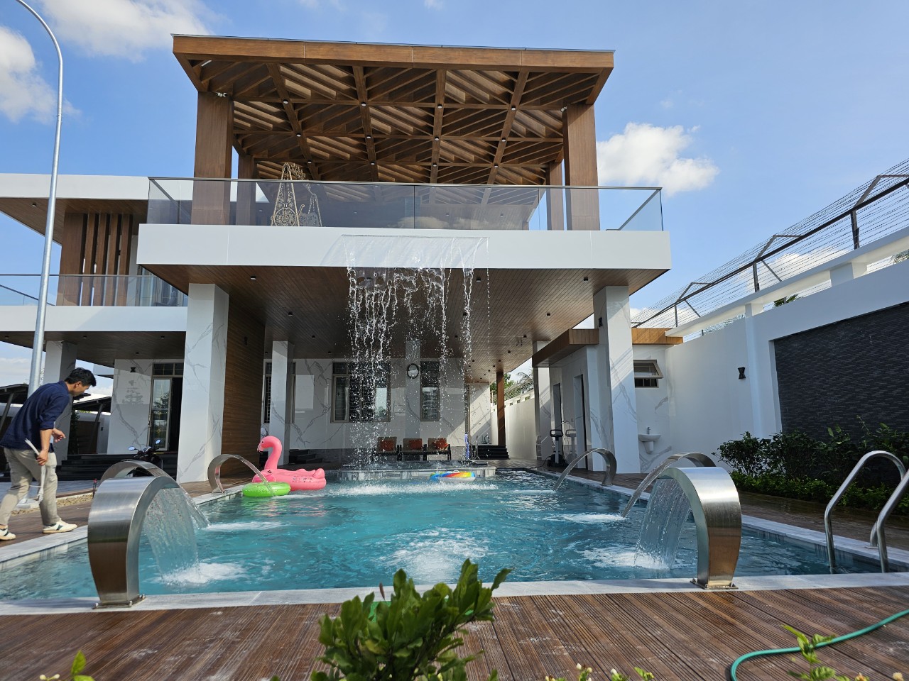 Thiết kế thi công hồ bơi Villa - Thiết Kế Xây Dựng Hồ Bơi Phúc Hải - Công Ty TNHH Xây Dựng Thương Mại  Kỹ Thuật Phúc Hải