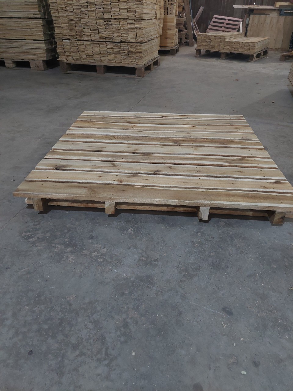 Pallet gỗ