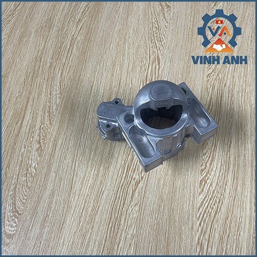 Nắp động cơ