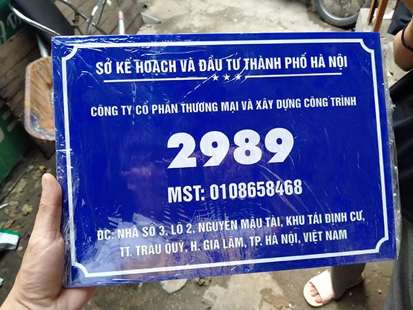 Biển hiệu công ty Mica