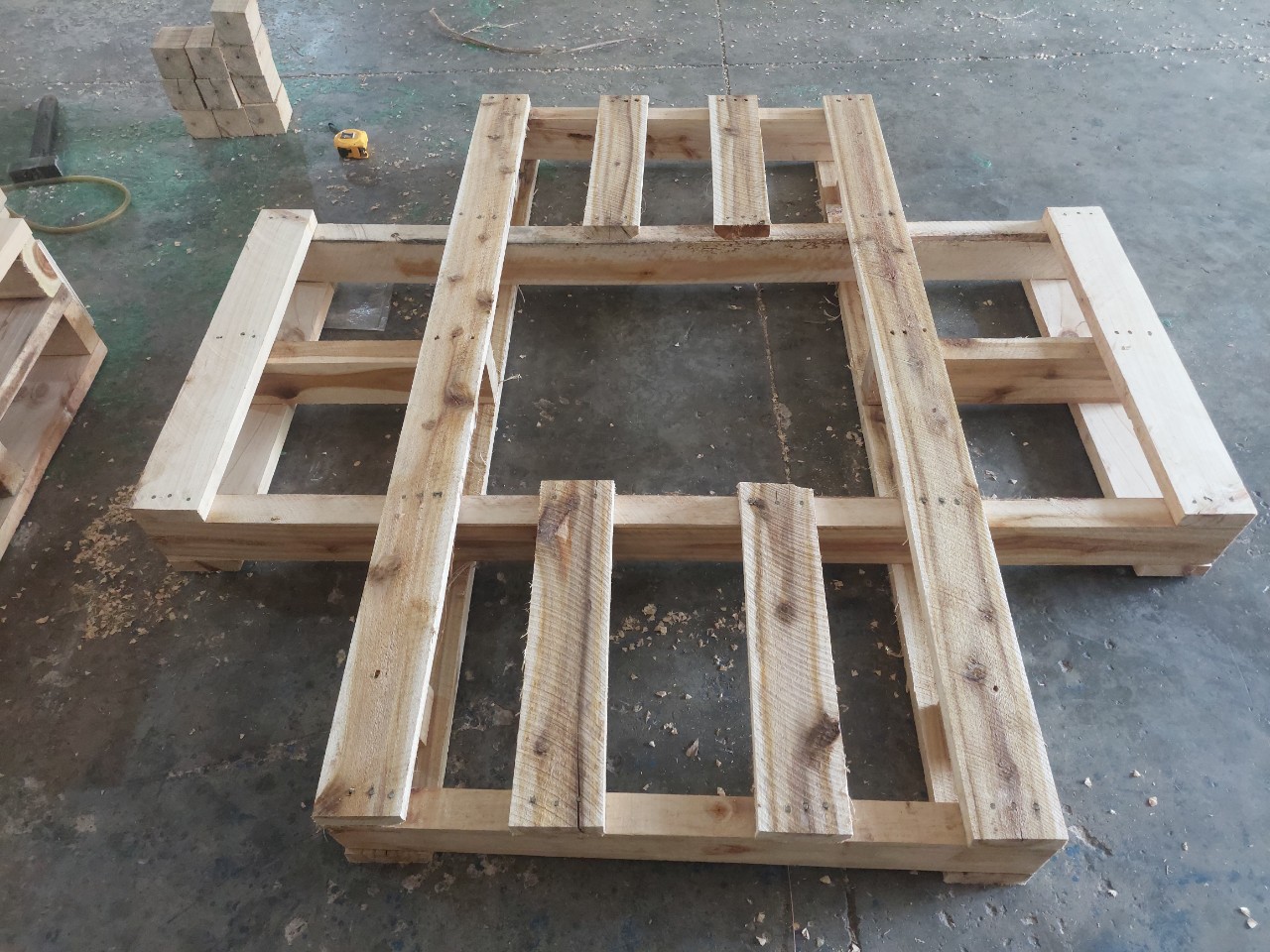Pallet gỗ