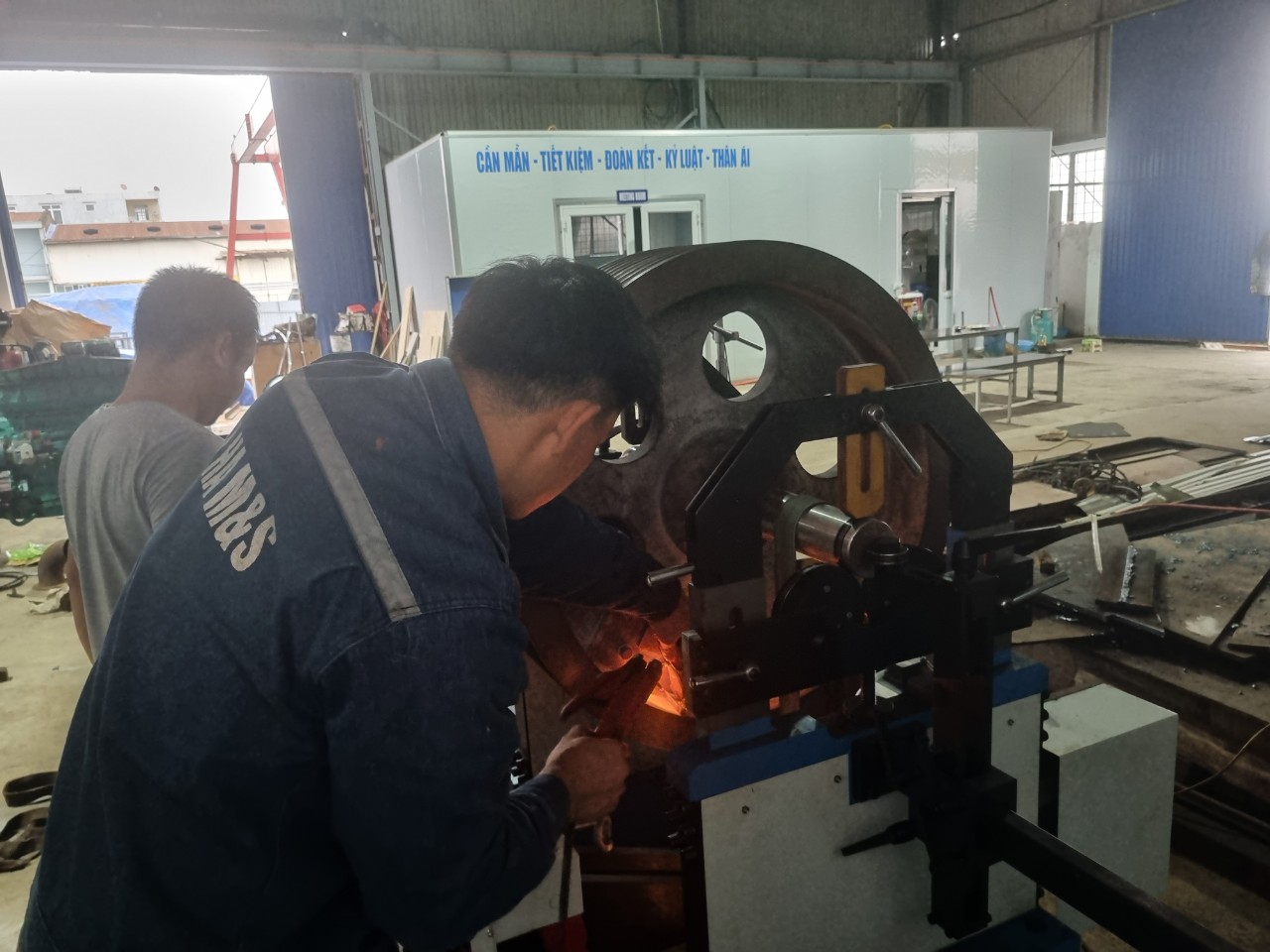 Dịch vụ cân bằng động