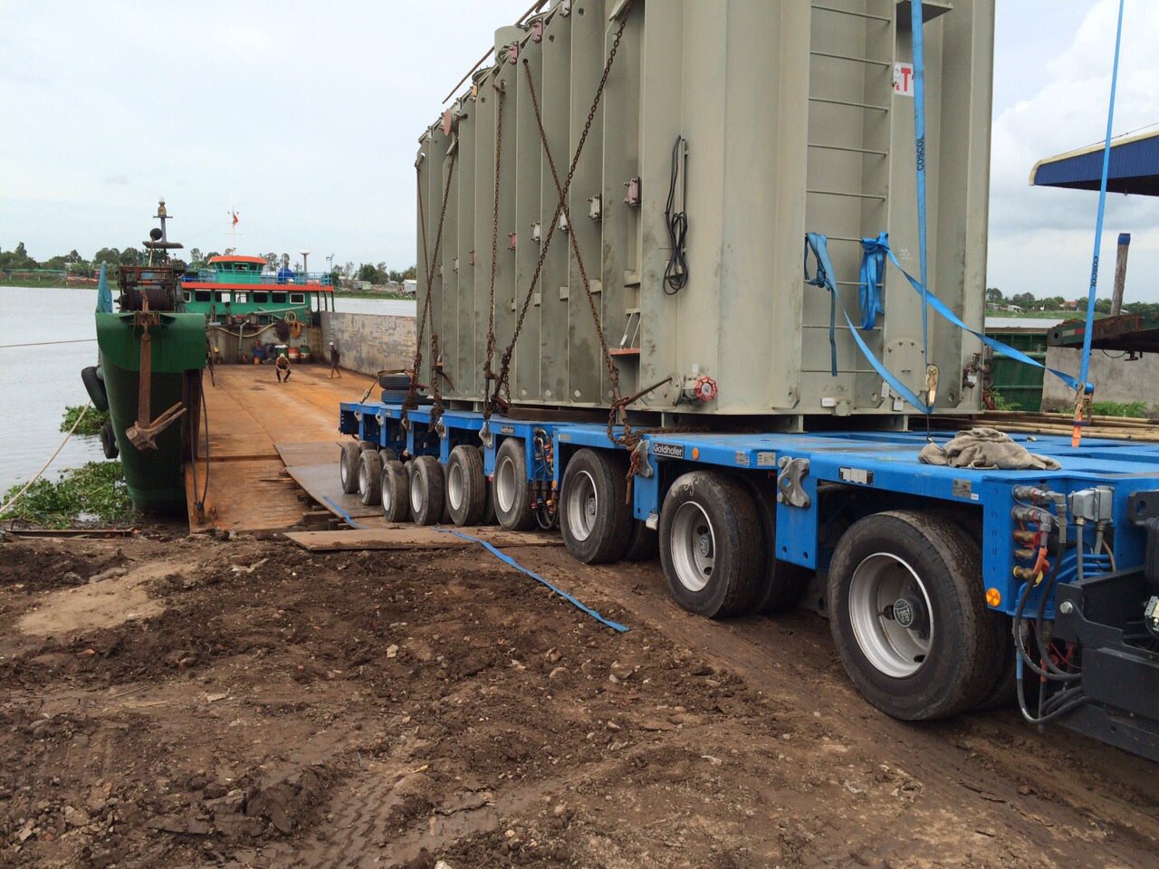 Vận chuyển hàng công trình, dự án, hàng quá khổ, quá tải - Cho Thuê Xe Cẩu Kato - Công Ty TNHH Xe Cẩu Như Phong