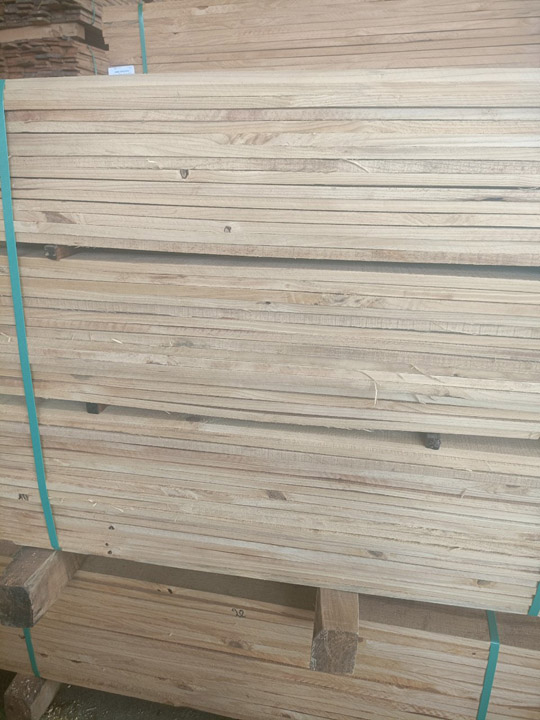 Nan gỗ - Pallet HVG - Công Ty TNHH Đầu Tư & Sản Xuất HVG