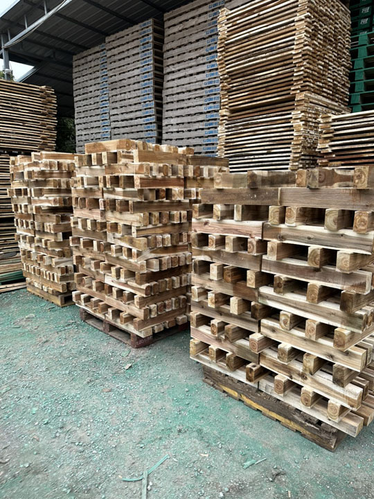 Pallet gỗ - Pallet HVG - Công Ty TNHH Đầu Tư & Sản Xuất HVG