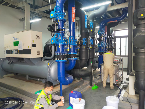 Vệ sinh bình ngưng máy làm lạnh chiller