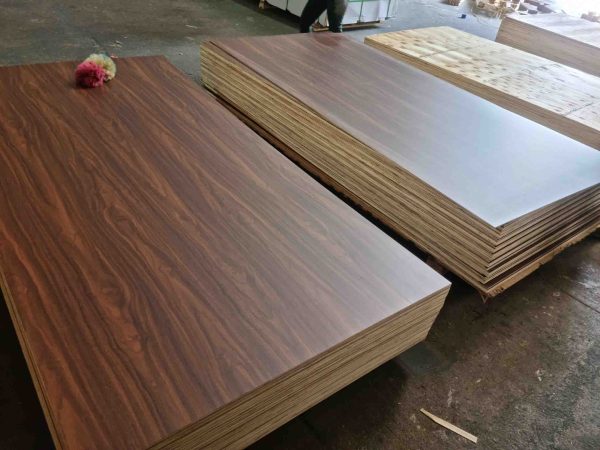 Ván Plywood phủ Melamine - Váp ép công nghiệp DVB WOOD - Công Ty Cổ Phần Đầu Tư Xây Dựng Hồng Tâm