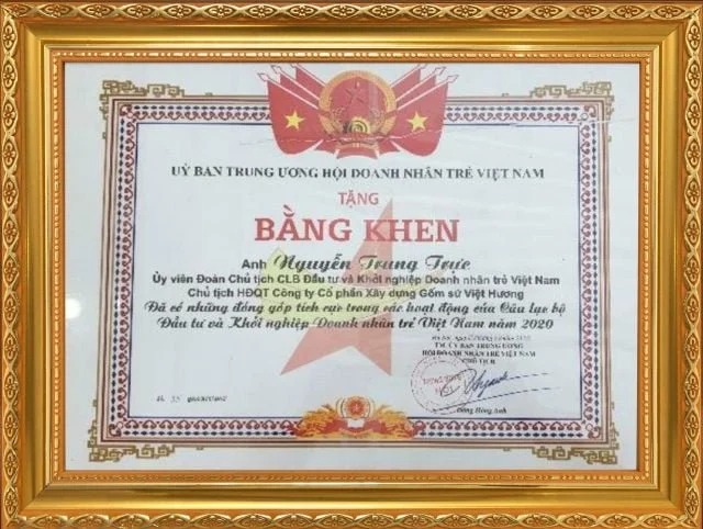 Giải thưởng - Gạch Men Việt Hương - Công Ty Cổ Phần Xây Dựng Gốm Sứ Việt Hương