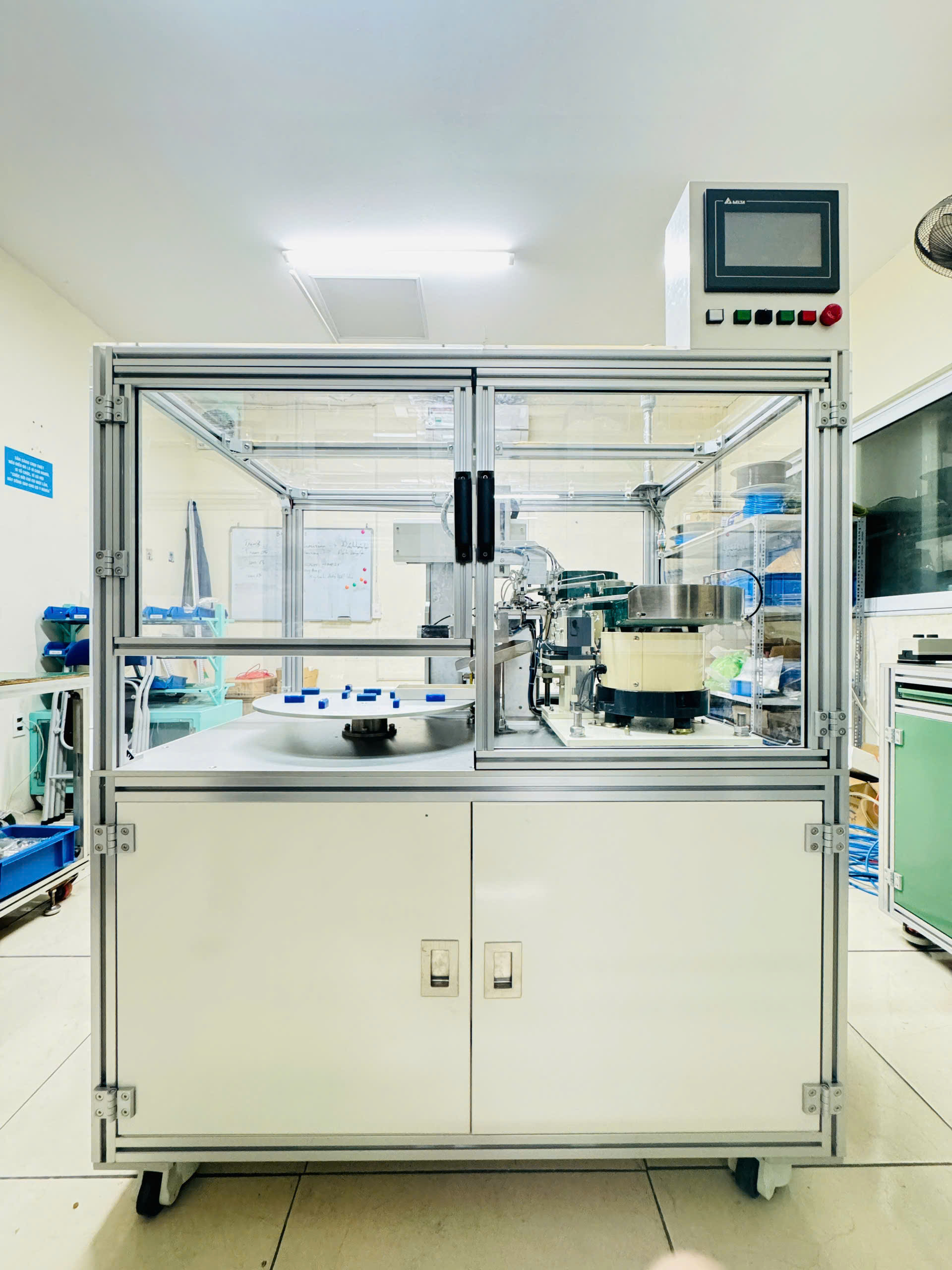 Máy lắp ráp linh kiện xe máy