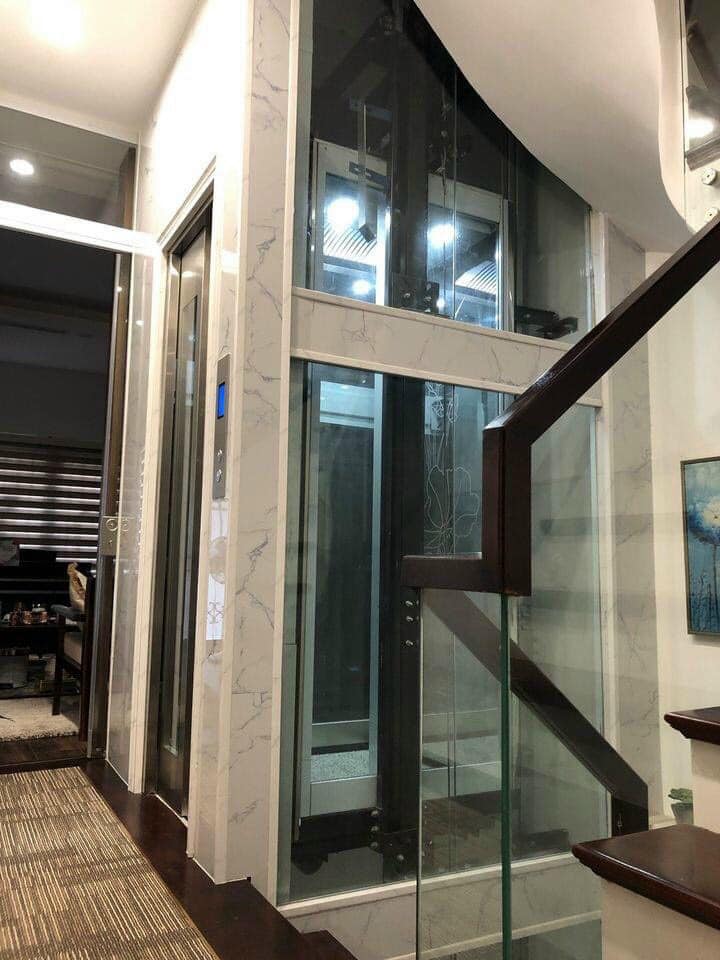 Thang máy tải khách