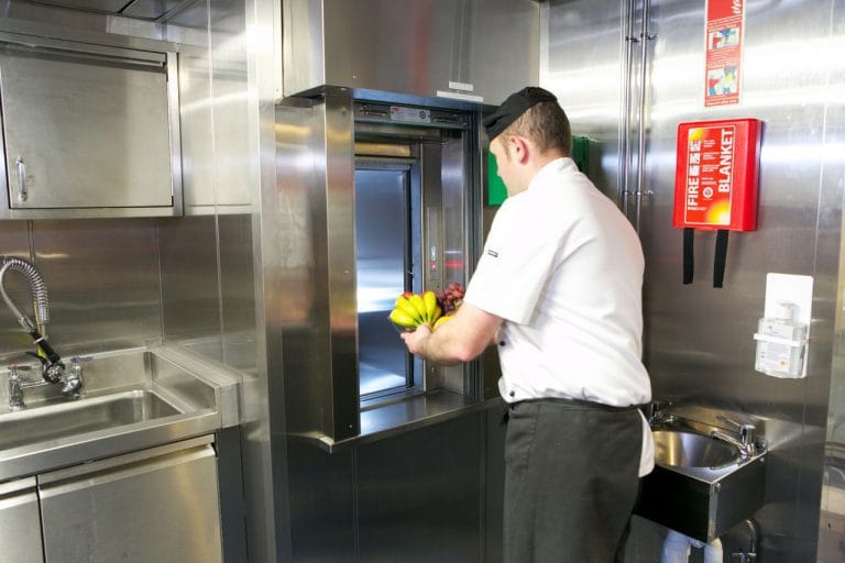 Thang máy tải thực phẩm