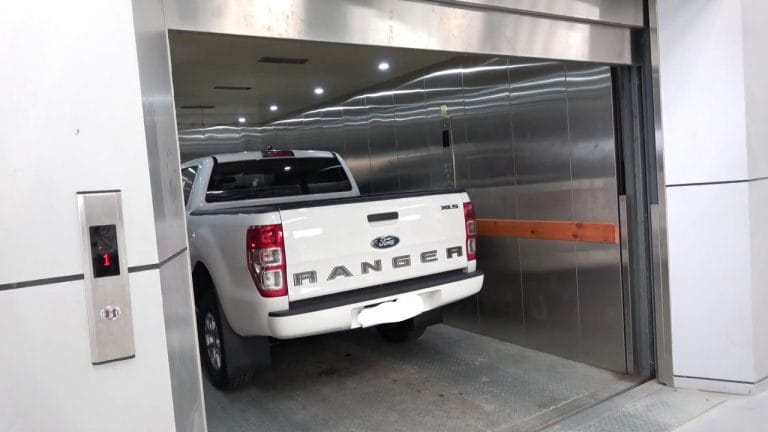 Thang máy tải xe oto