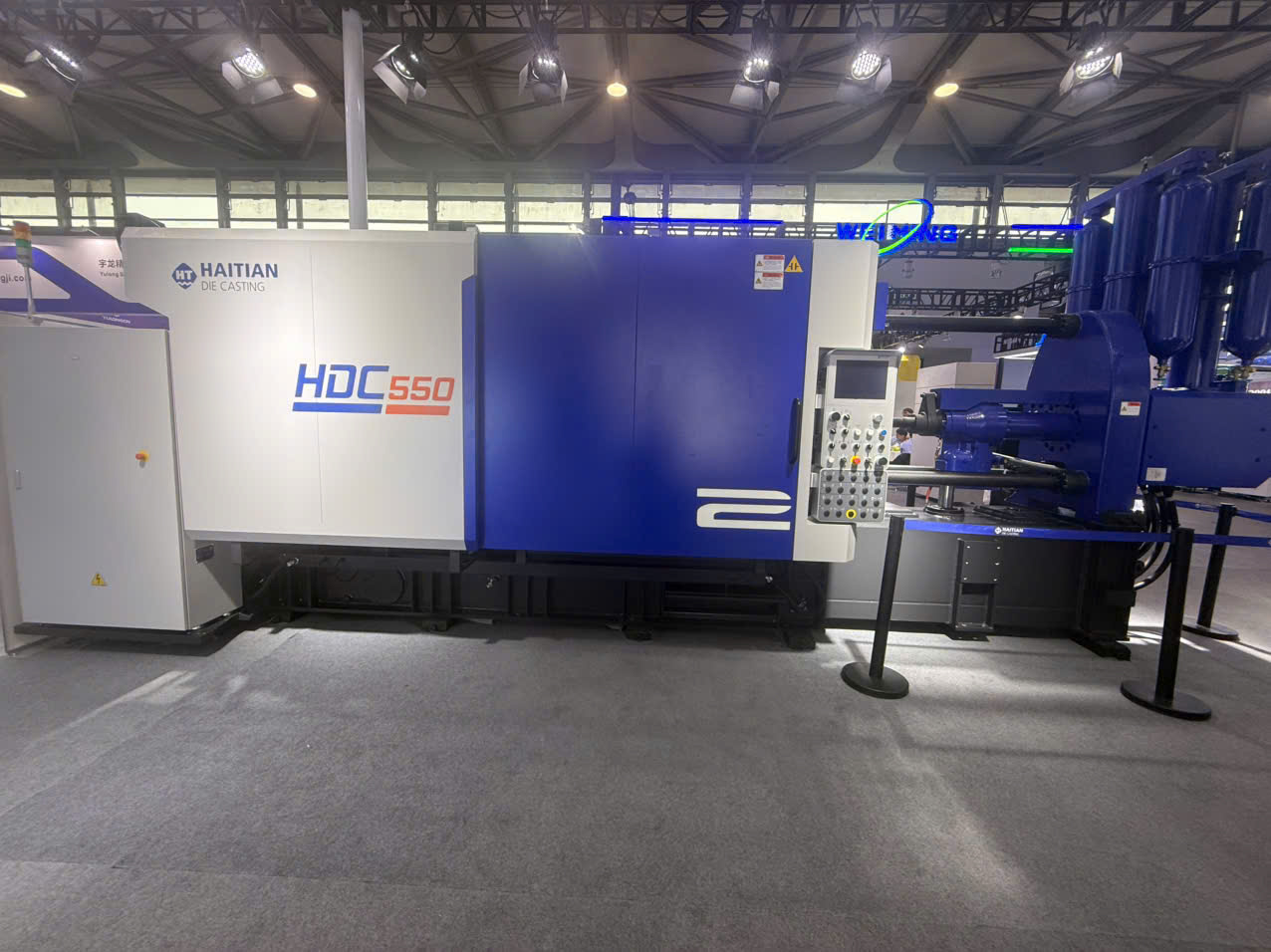 Máy đúc HDC 550