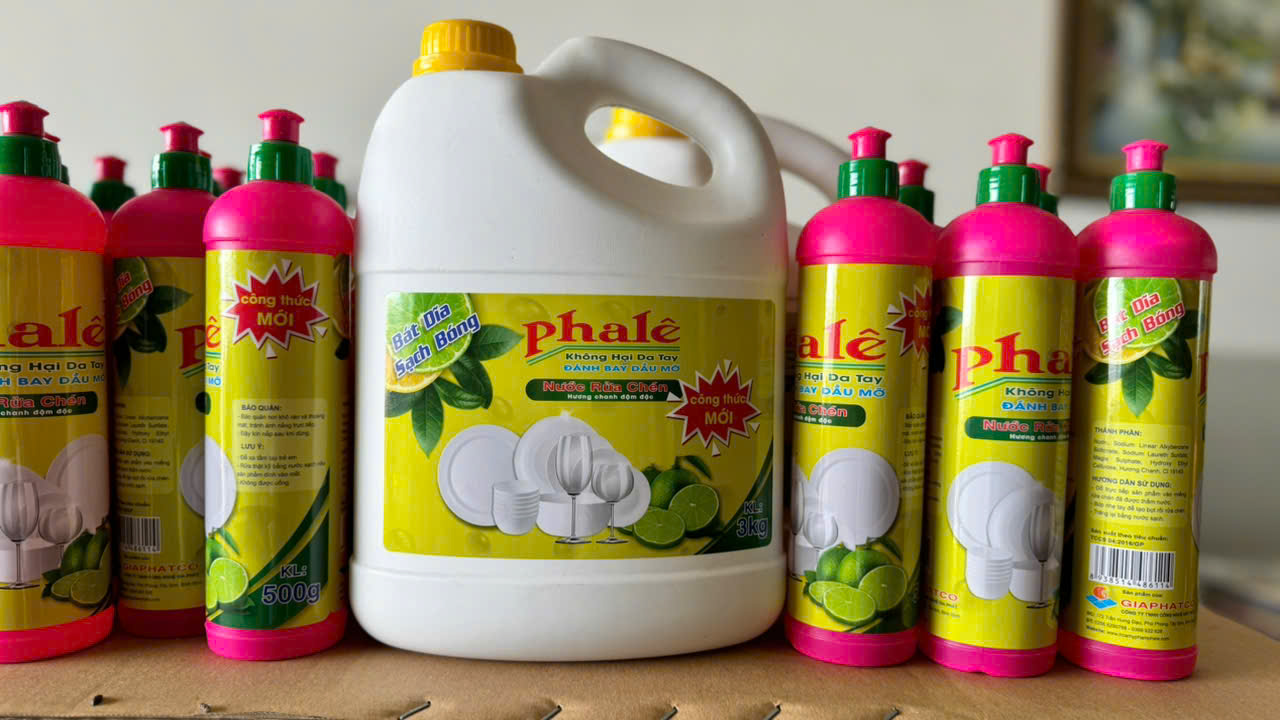 Nước rửa chén : Can 3kg và Chai 500g