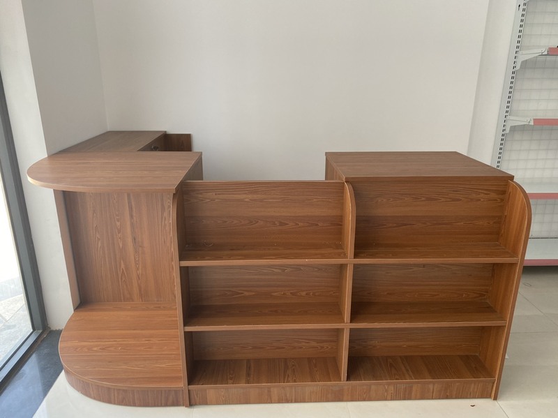 Quầy thu ngân gỗ L1.5m