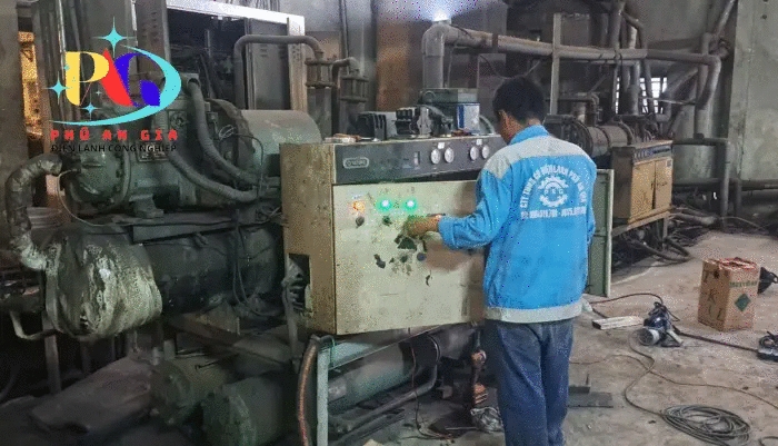 Sửa máy chiller Hitachi - Cơ Điện Lạnh Phú An Gia - Công Ty TNHH Cơ Điện Lạnh Phú An Gia