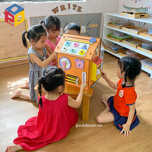 Ngôi nhà bận rộn - PodeDecor Việt Nam - Công Ty Sản Xuất Đồ Chơi Trẻ Em Và Giáo Cụ Montessori Poddecor Việt Nam