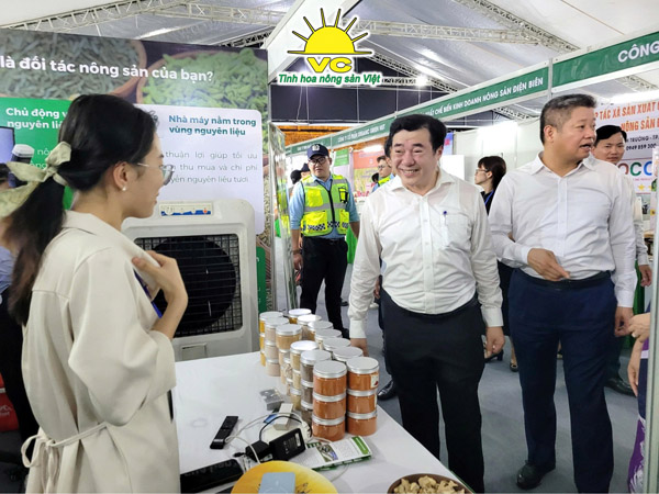 Hình ảnh tham dự hội chợ, triển lãm - Nhà Máy Sản Xuất Và Chế Biến Nông Sản Vũ Công - Công Ty TNHH Một Thành Viên Vũ Công