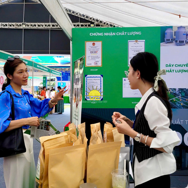 Hình ảnh tham dự hội chợ, triển lãm - Nhà Máy Sản Xuất Và Chế Biến Nông Sản Vũ Công - Công Ty TNHH Một Thành Viên Vũ Công