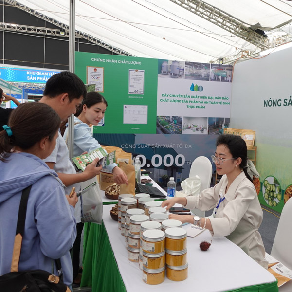 Hình ảnh tham dự hội chợ, triển lãm - Nhà Máy Sản Xuất Và Chế Biến Nông Sản Vũ Công - Công Ty TNHH Một Thành Viên Vũ Công