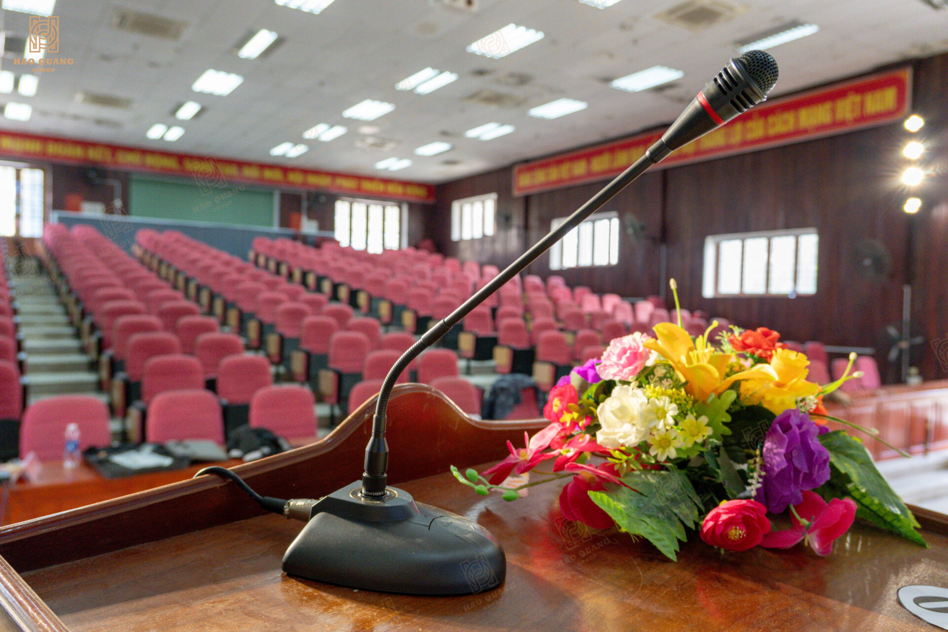 Hoàn thiện hệ thống âm thanh, ảnh sáng tại trường đại học Quảng Bình