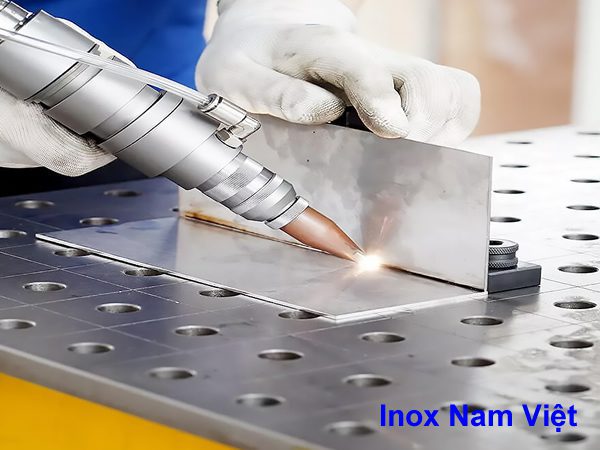 Dịch vụ hàn laser inox