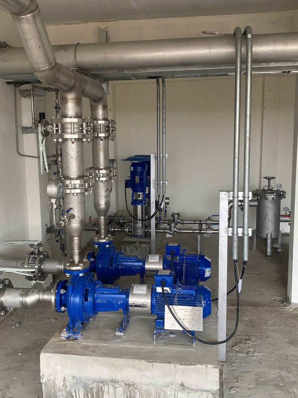 Thi công lắp đặt máy và đường ống công ty Tribeco - Cơ Khí Công Nghiệp Hoàng Nguyên Anh - Công Ty TNHH Dịch Vụ Cơ Khí Hoàng Nguyên Anh